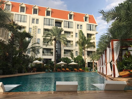 Palace Gate Hotel & Resort